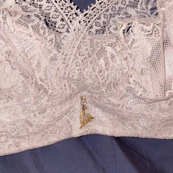 Lace bra - Picture 3 of 3